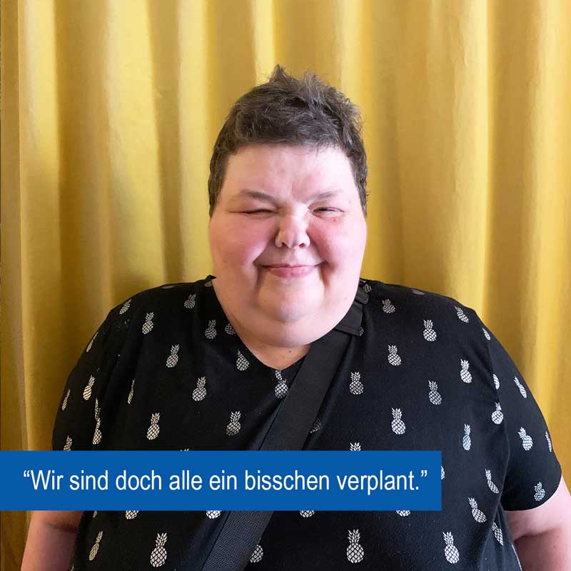 Ein Foto von Heike. Sie sagt: "Wir sind doch alle ein bisschen verplant."